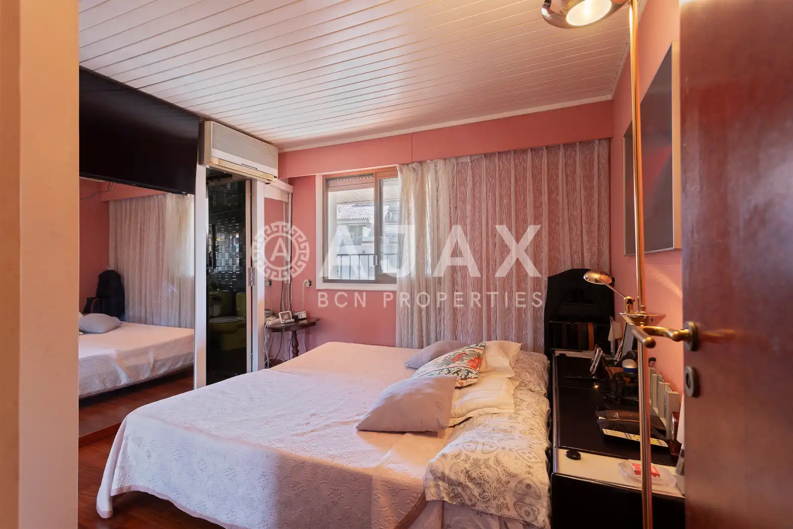 Habitación de Ático en venta en Barcelona con Aire acondicionado, Calefacción y Terraza