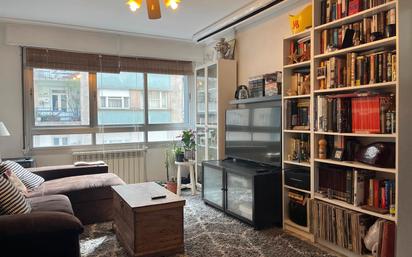 Living room of Flat for sale in Vigo   with Heating and Furnished