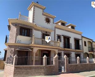 Vista exterior de Casa adosada en venda en Villanueva de la Concepción amb Terrassa, Traster i Piscina