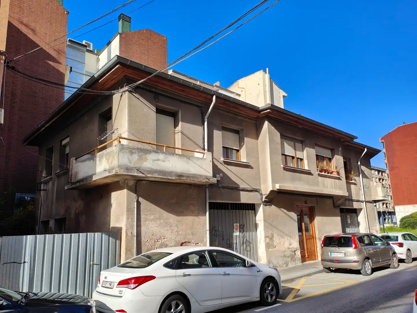 Vista exterior de Edifici en venda en Torrelavega 
