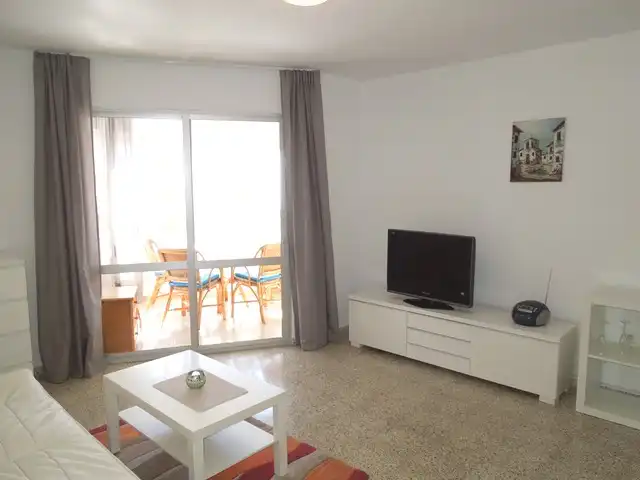 Sala d'estar de Pis en venda en Torrox amb Aire condicionat, Moblat i Rentadora