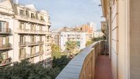 Exterior view of Flat for sale in  Barcelona Capital  with Air Conditioner, Terrace and Balcony