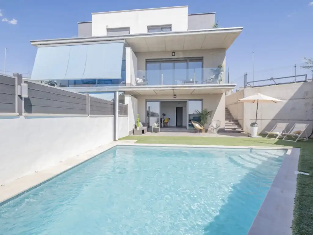 Villa mit Terrasse zum Verkauf in Calle Benicarlo