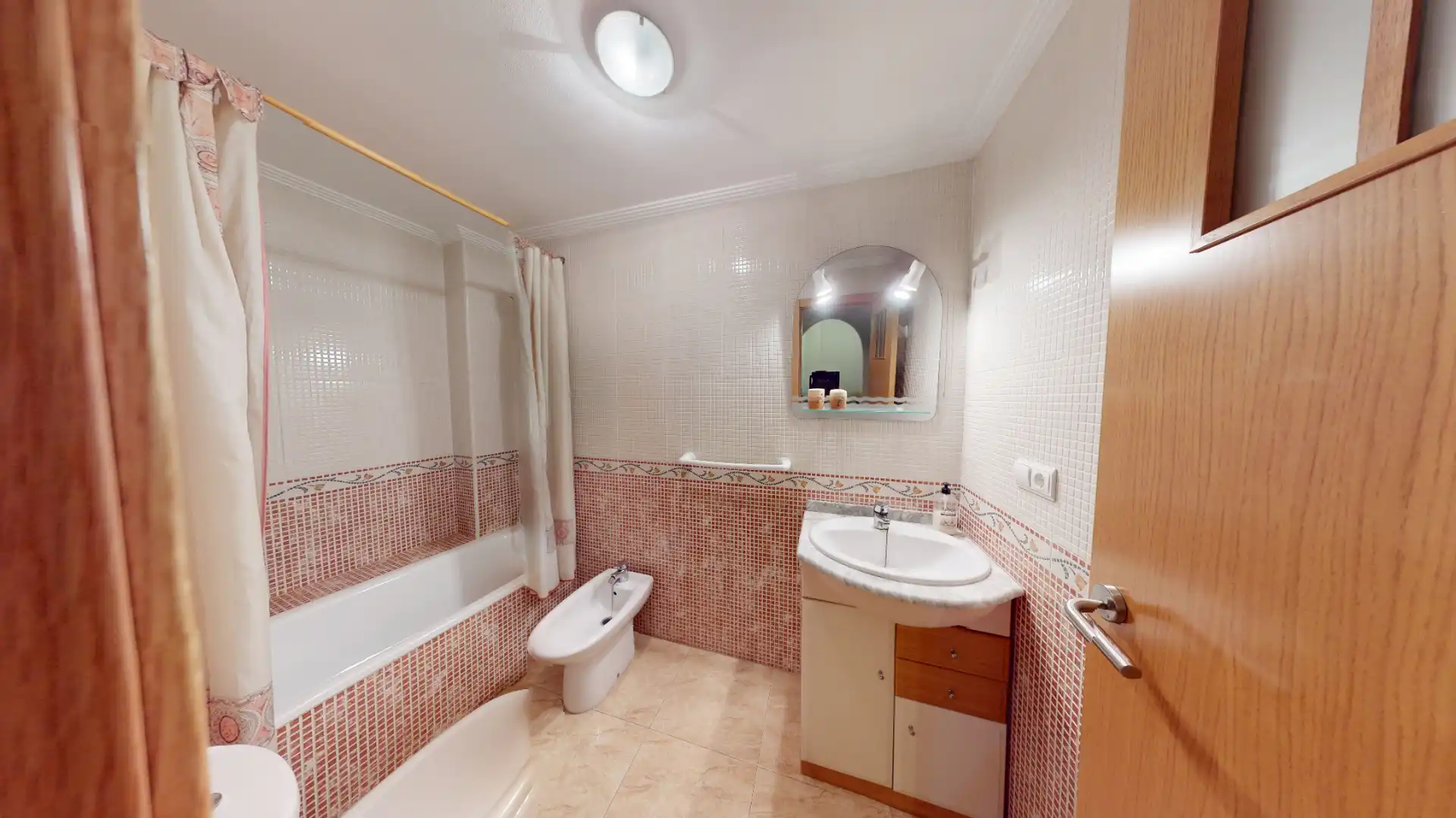Baño de Piso en venta en Torrevieja con Aire acondicionado, Calefacción y Terraza