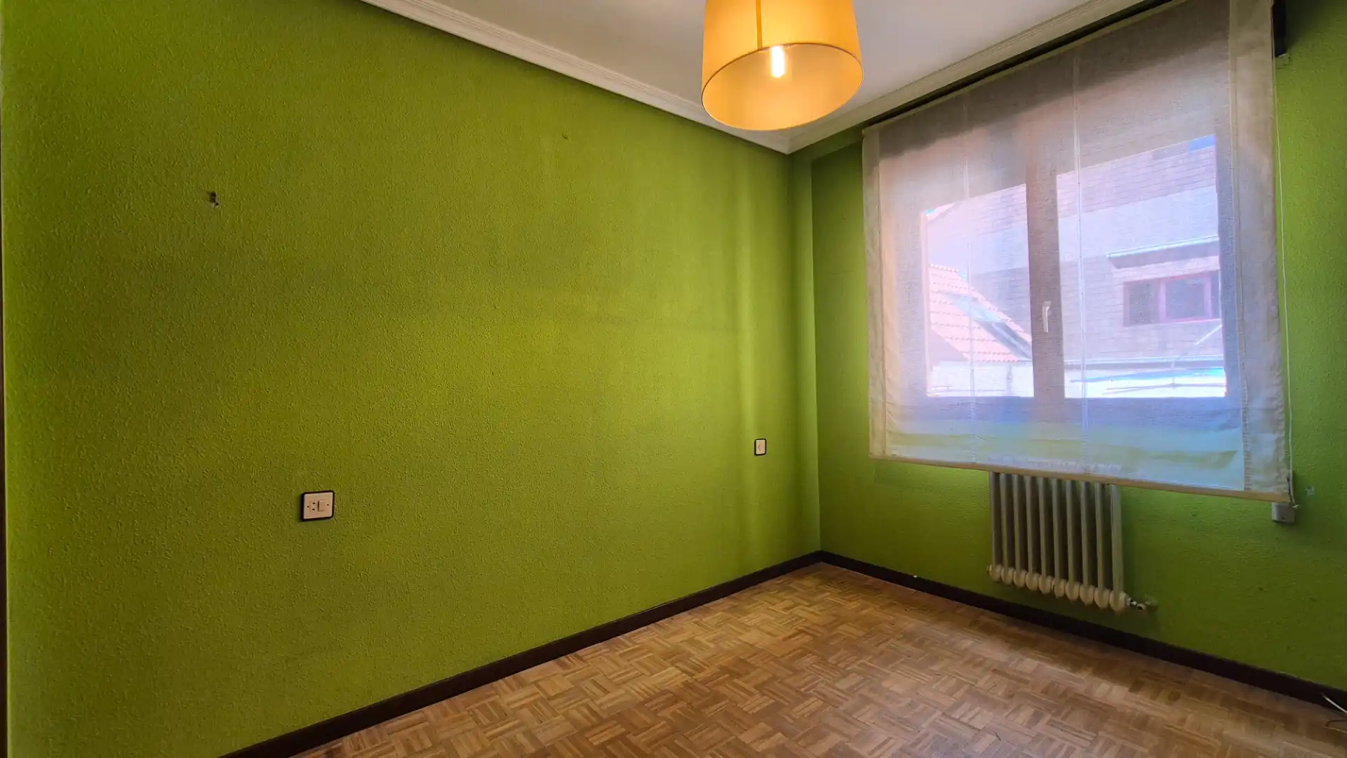 Habitación de Dúplex en venta en Oviedo  con Calefacción, Parquet y Trastero