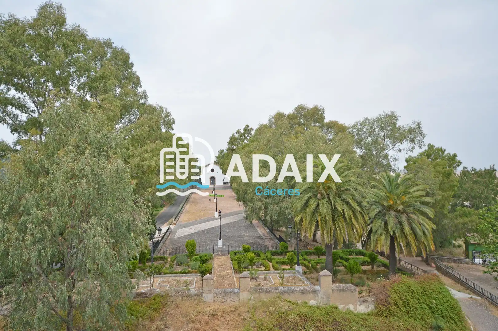 Jardín de Ático en venta en Cáceres con Aire acondicionado, Calefacción y Terraza