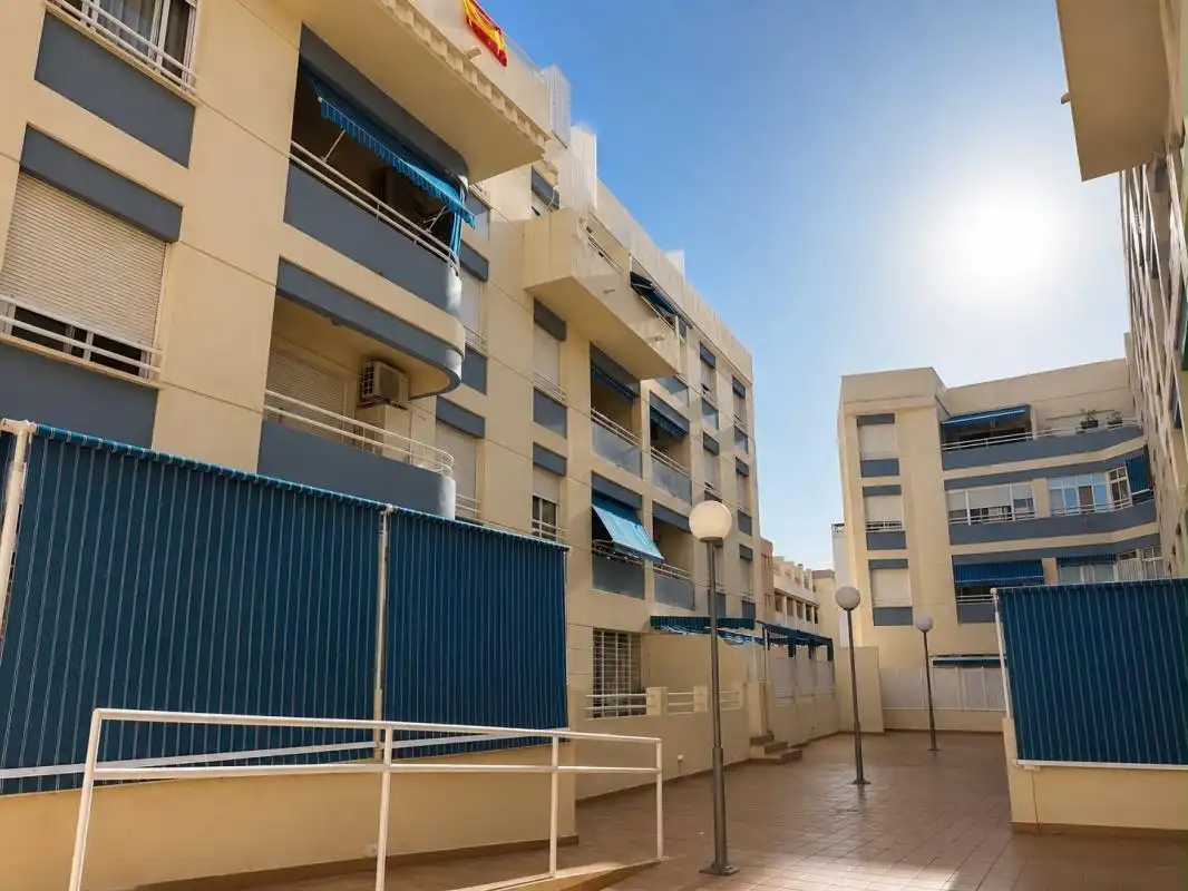 Vista exterior de Planta baja en venta en Rincón de la Victoria con Aire acondicionado, Calefacción y Amueblado