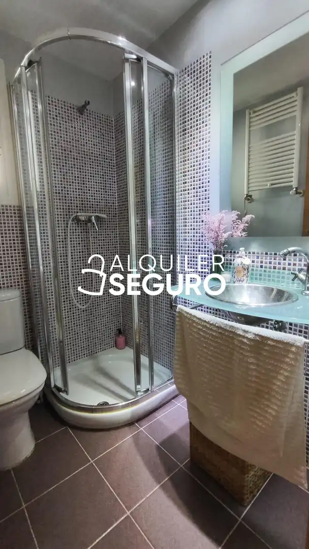 Bathroom of Flat for rent in Valencia  with Air Conditioner, Heating and Terrace