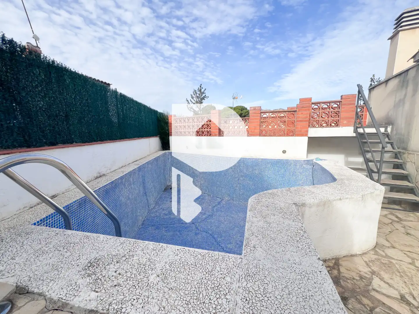 Piscina de Casa o chalet en venta en Esparreguera con Aire acondicionado, Calefacción y Jardín privado