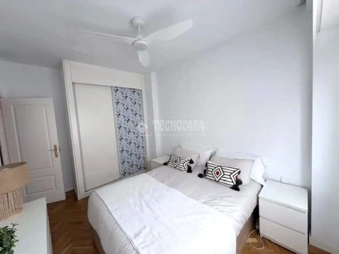 Habitación de Piso en venta en Madrid con Calefacción, Parquet y Piscina comunitaria