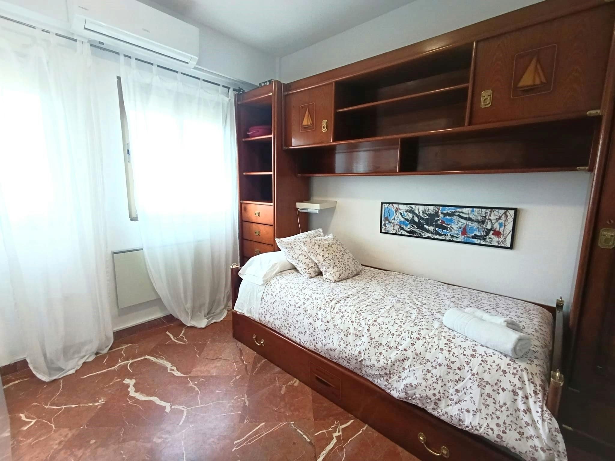 Bedroom of Flat to rent in  Sevilla Capital  with Air Conditioner