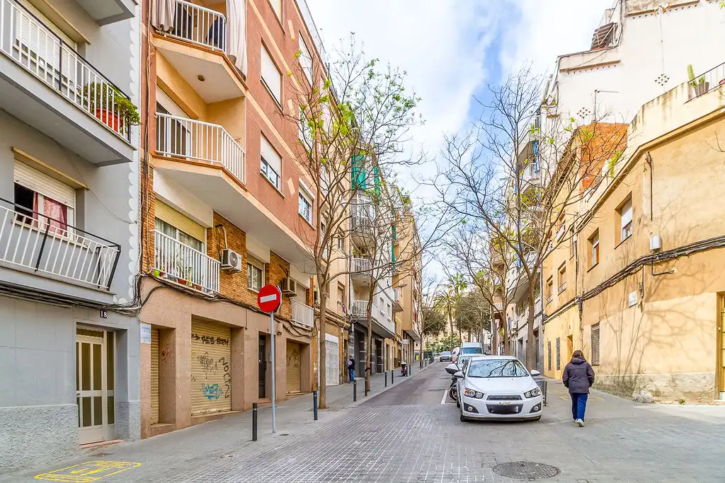 Vista exterior de Piso en venta en L'Hospitalet de Llobregat