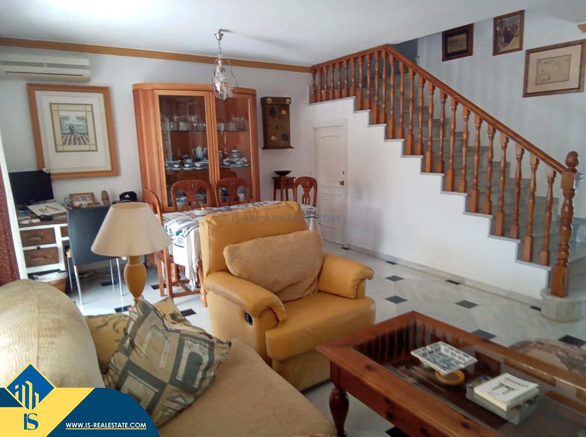 Sala d'estar de Casa adosada en venda en Marbella amb Aire condicionat, Calefacció i Terrassa