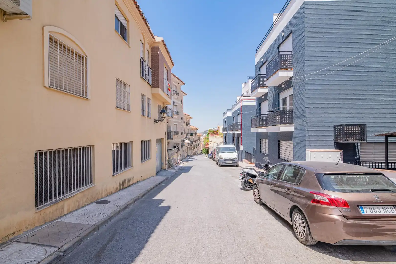 Vista exterior de Pis en venda en Pinos Genil amb Aire condicionat, Calefacció i Balcó