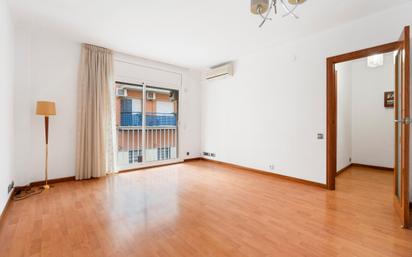 Bedroom of Flat for sale in  Barcelona Capital  with Air Conditioner