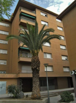 Vista exterior de Pis en venda en Figueres