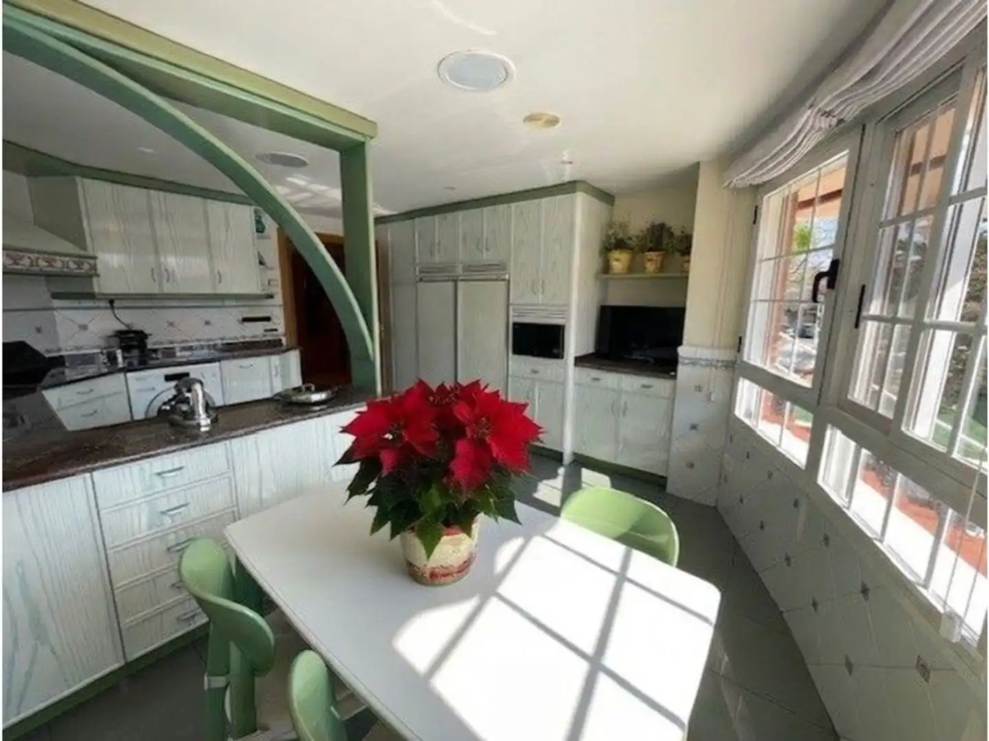 Cocina de Casa adosada en venta en Cuarte de Huerva con Aire acondicionado, Calefacción y Jardín privado