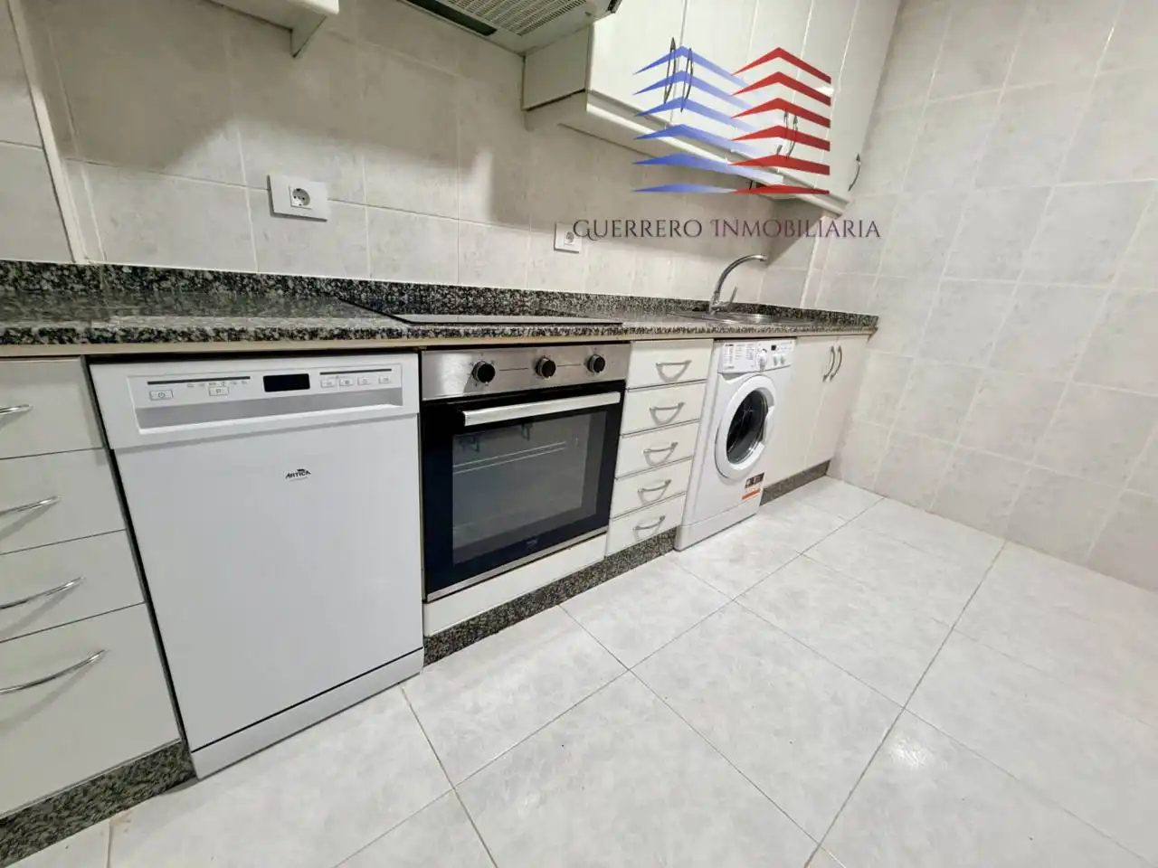 Cocina de Piso de alquiler en Ourense Capital  con Calefacción, Parquet y Alarma