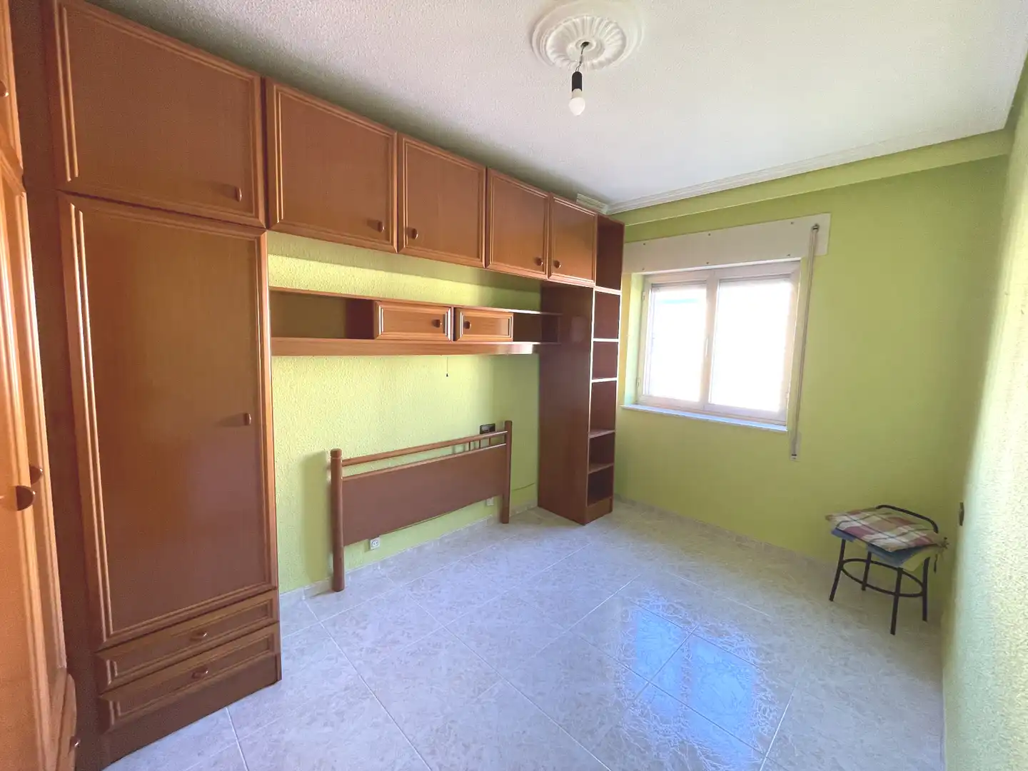 Schlafzimmer von Wohnung zur Miete in Salamanca mit Heizung, Möbliert und Balkon