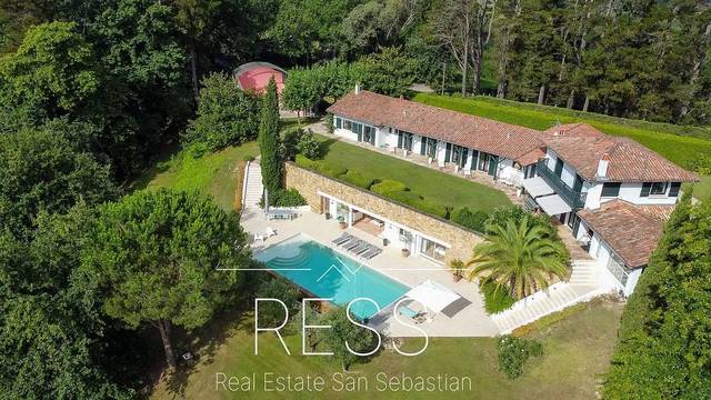 Casa-chalet en Venta en Urrugne