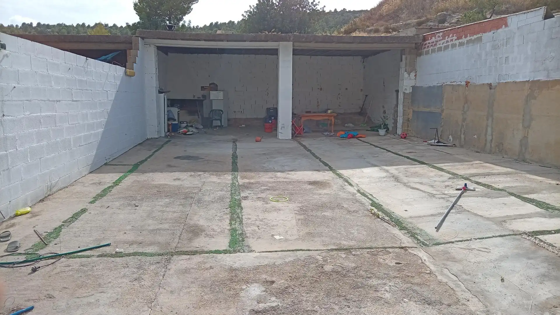 Parking of Commercial properties for rent in Chiva