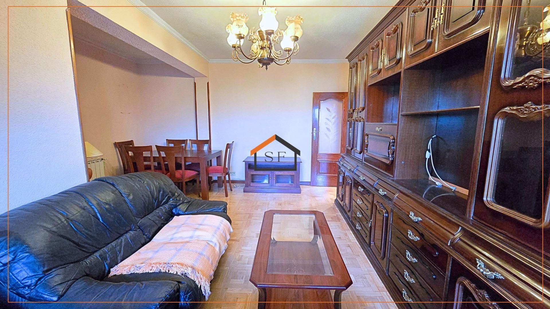 Living room of Flat for sale in  Madrid Capital  with Heating, Parquet flooring and Terrace