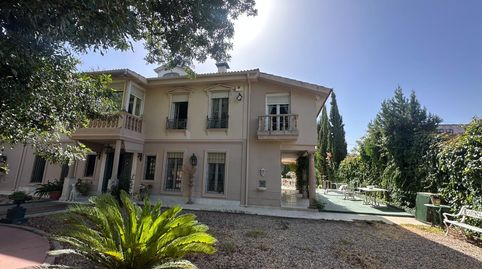 EXCLUSIVA FINCA SEÑORIAL CON TRES VIVIENDAS Y PISCINA EN UNA DE LAS MEJORES ZONAS DE CÓRDOBA