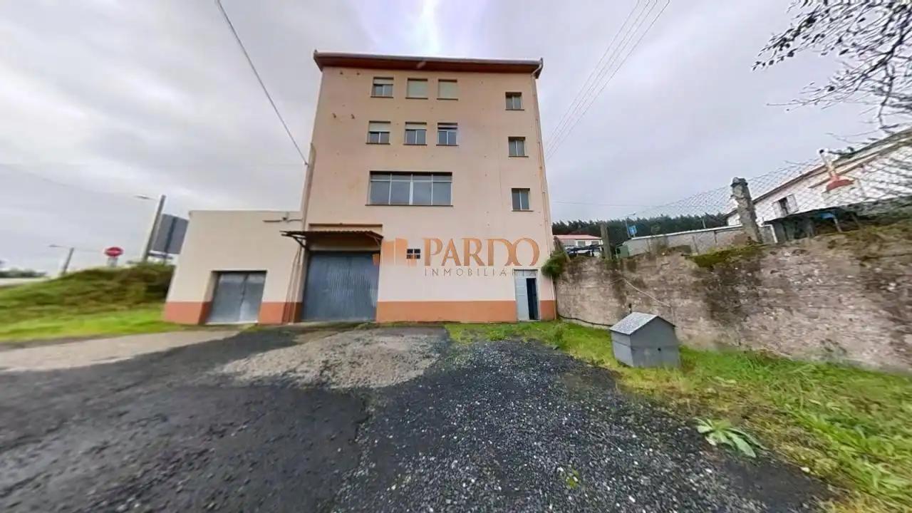 Vista exterior de Edifici en venda en Fene