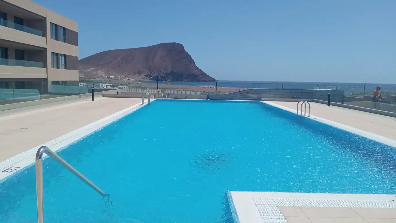 Schwimmbecken von Wohnung zum Verkauf in Granadilla de Abona mit Klimaanlage, Privatgarten und Terrasse