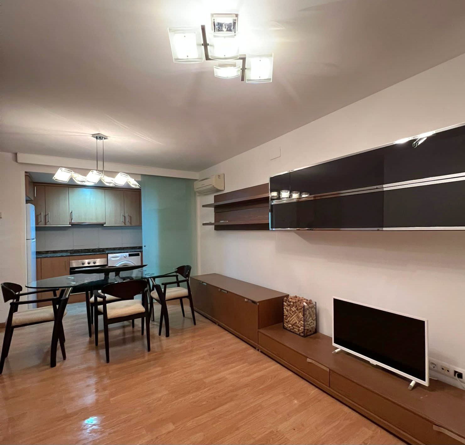 Sala d'estar de Apartament en venda en  Lleida Capital amb Aire condicionat, Calefacció i Moblat