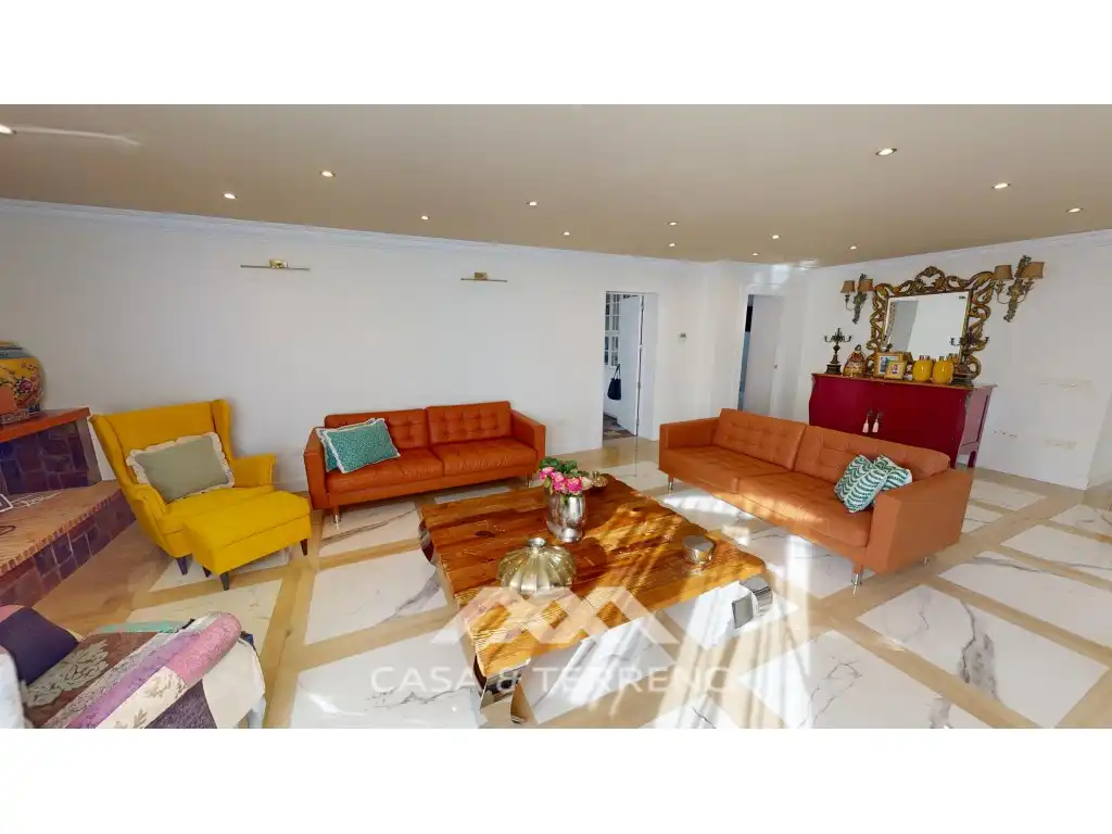 Sala d'estar de Casa o xalet en venda en Vélez-Málaga amb Piscina, Moblat i TV