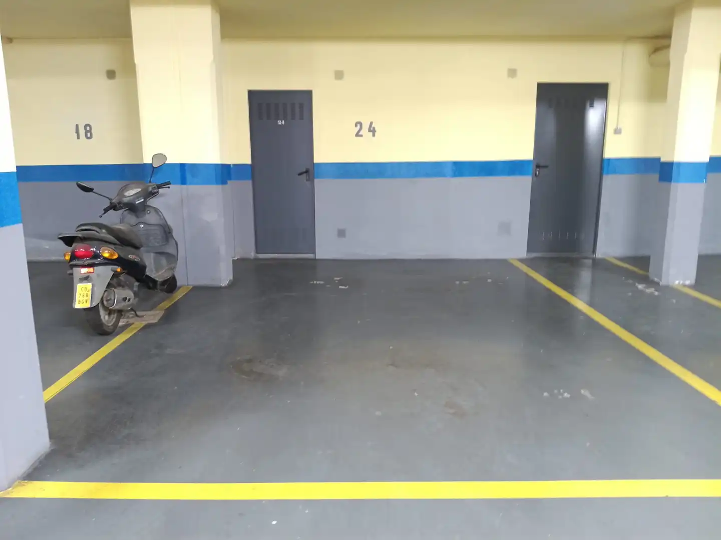 Aparcament de Pis en venda en Cáceres amb Traster, Piscina i Piscina comunitària