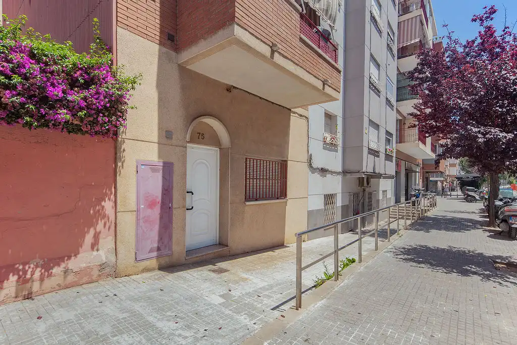 Exterior view of Flat for sale in Cornellà de Llobregat