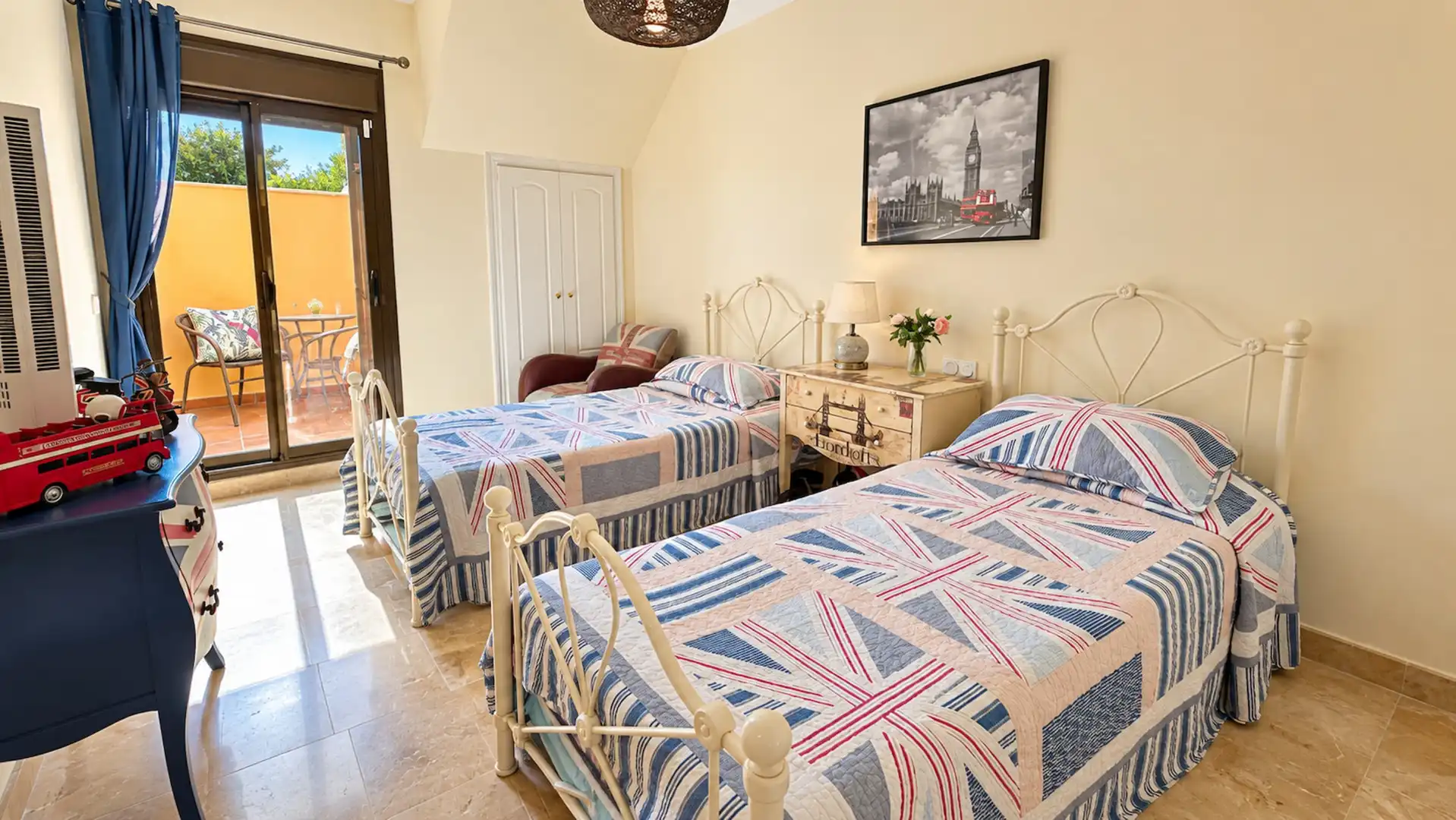 Bedroom of Attic for sale in La Duquesa