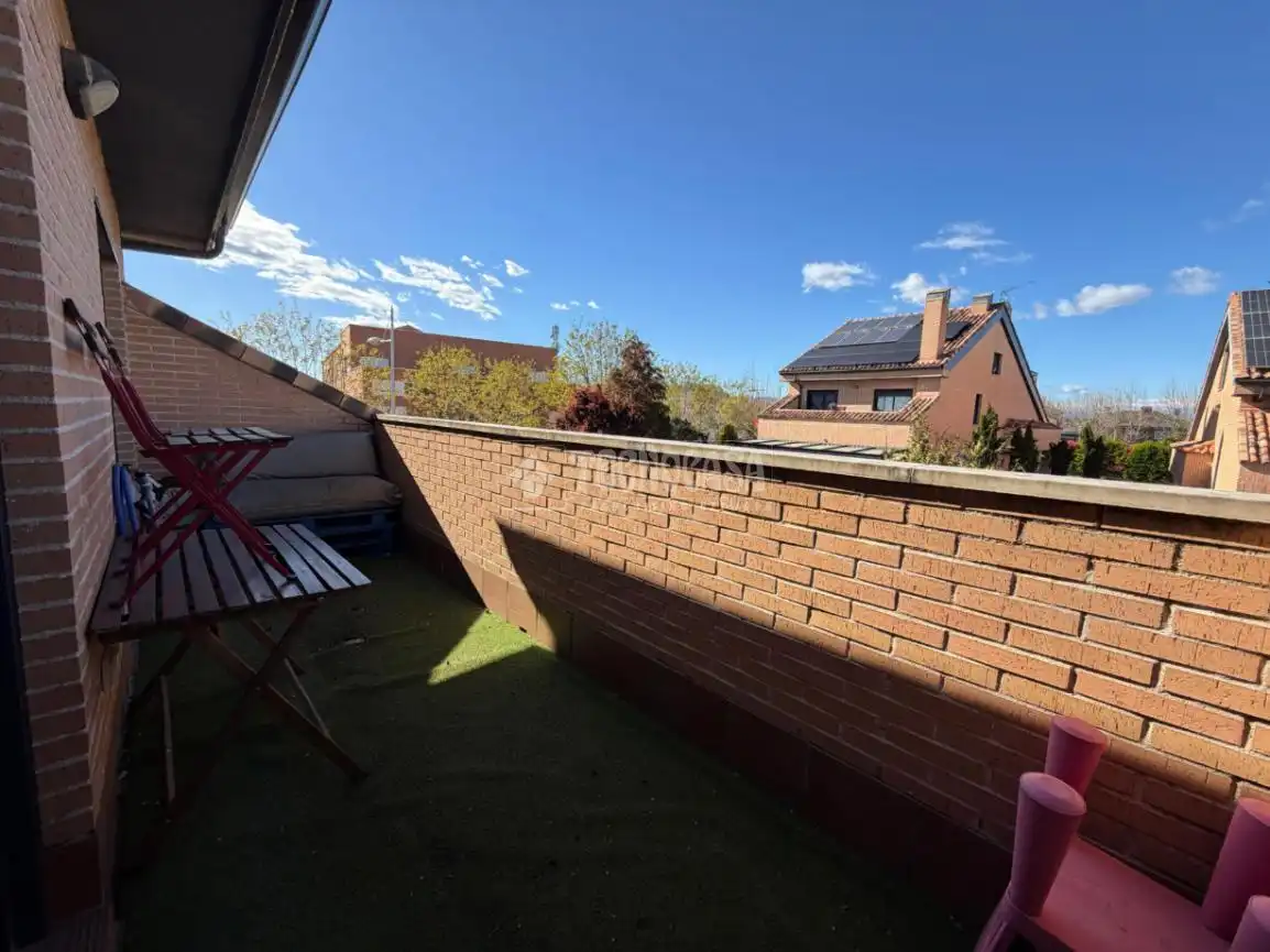 Terrassa de Casa adosada en venda en Villanueva de la Cañada amb Aire condicionat, Calefacció i Jardí privat