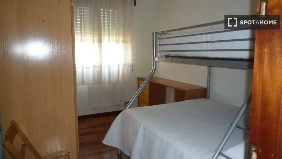 Zimmer in Alisal - San Román