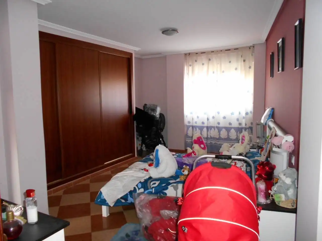 Dormitori de Casa o xalet en venda en Badajoz amb Aire condicionat i Terrassa