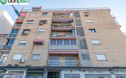 Vista exterior de Pis en venda en  Granada Capital amb Terrassa i Balcó