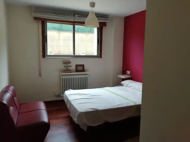 Schlafzimmer von Wohnung zur Miete in Santiago de Compostela  mit Heizung, Terrasse und Möbliert