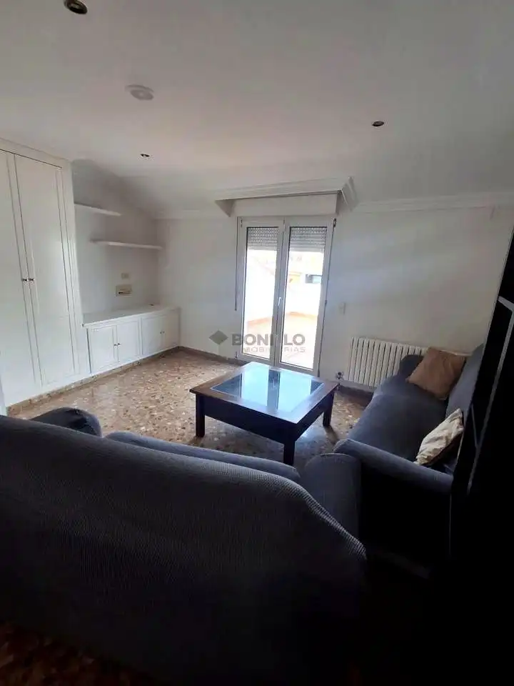 Sala de estar de Dúplex en venta en Teruel con Calefacción, Terraza y Amueblado