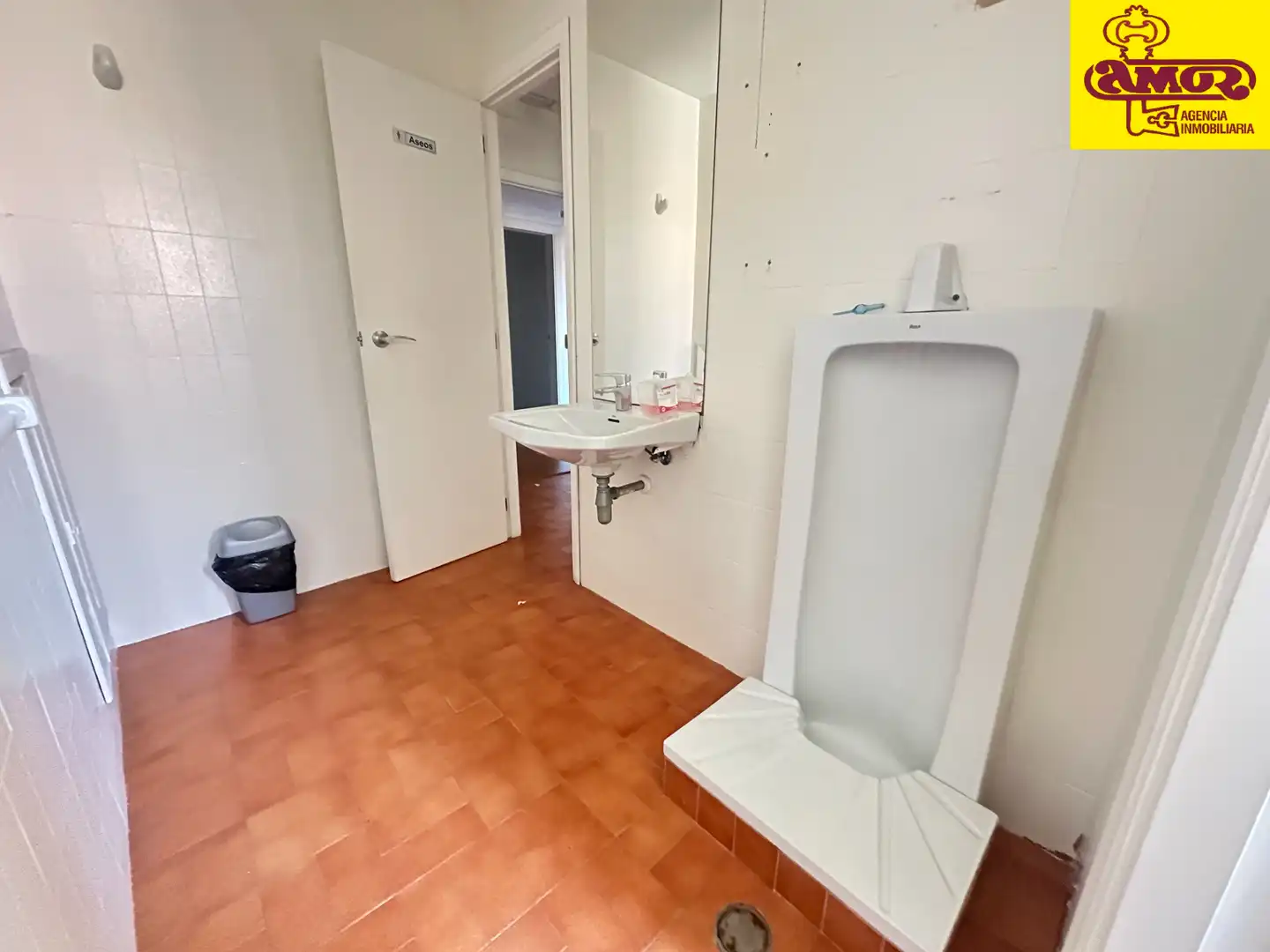 Bathroom of Flat for sale in Santiago de Compostela   with Air Conditioner, Heating and Terrace