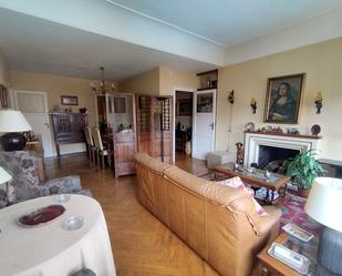 Living room of Flat for sale in  Madrid Capital  with Air Conditioner, Heating and Storage room