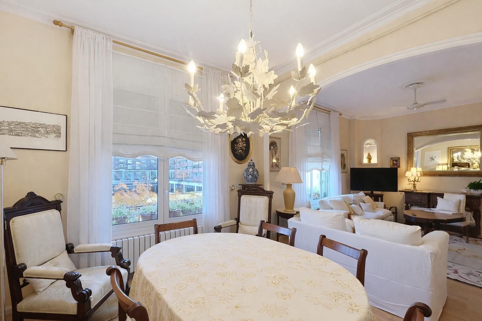 Apartments for sale in Carrer DOLORS MASFERRER I BOSCH, Barri de les Corts, Les Corts