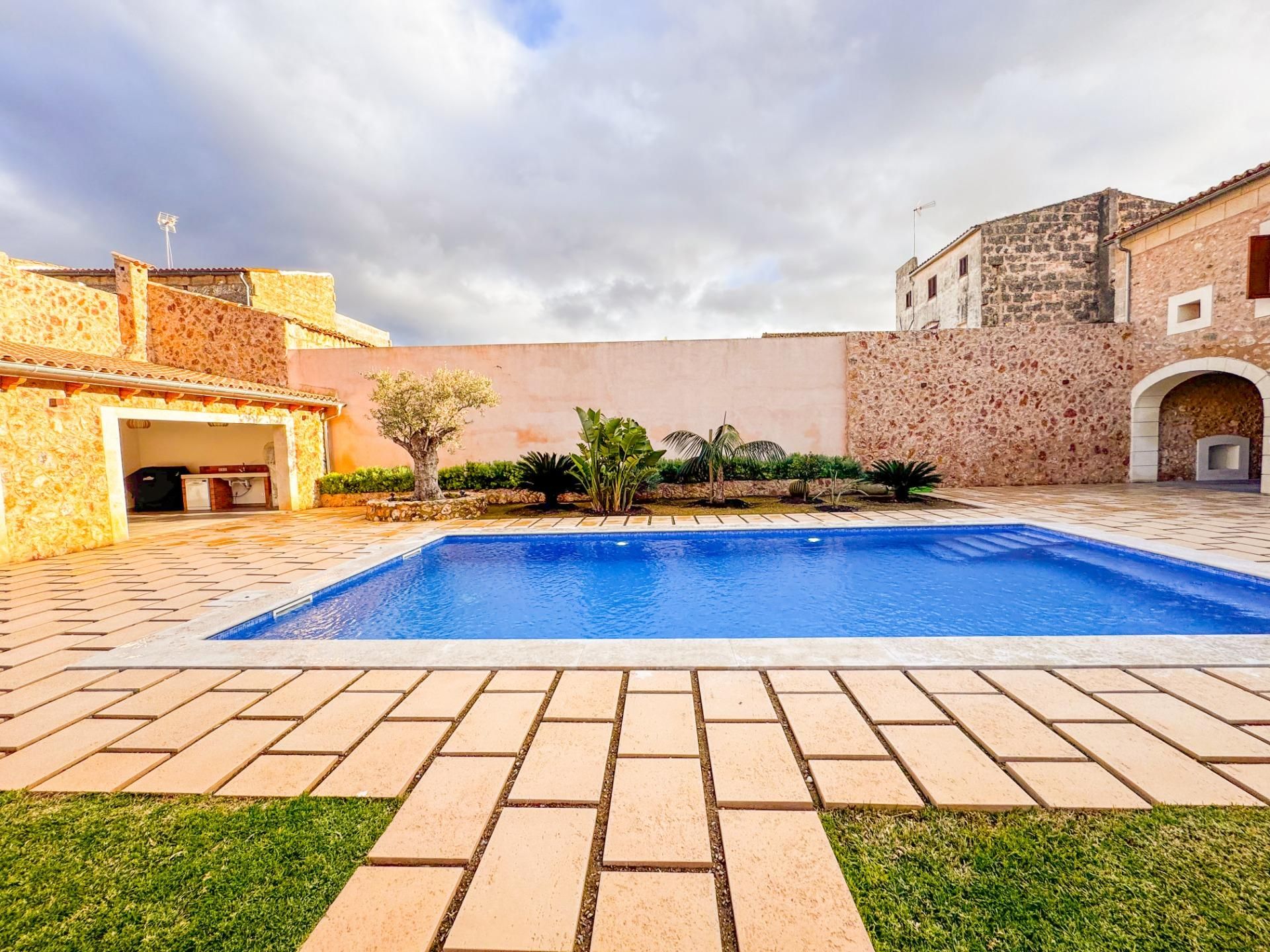 Swimming pool of House or chalet to rent in Sa Pobla  with Air Conditioner, Heating and Private garden