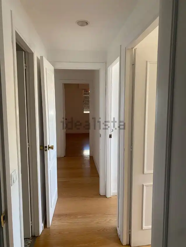 Wohnung zur Miete in Sevilla mit Klimaanlage, Terrasse und Balkon