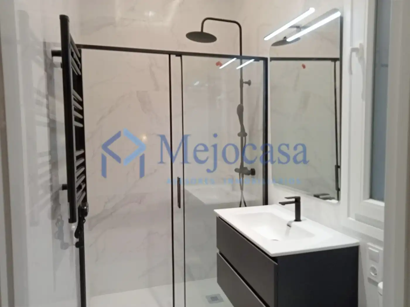 Baño de Piso en venta en Madrid con Aire acondicionado, Calefacción y Horno