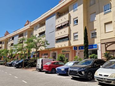 Apartment with lift for sale in Estepona Pueblo