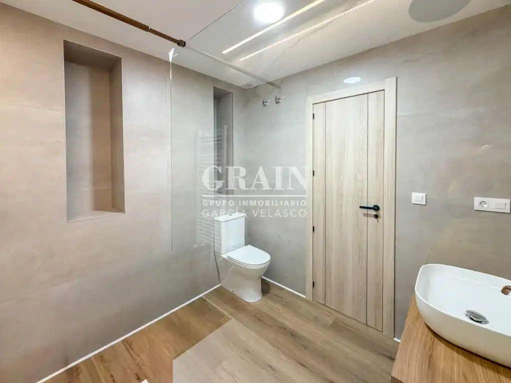 Baño de Piso de alquiler en Centro