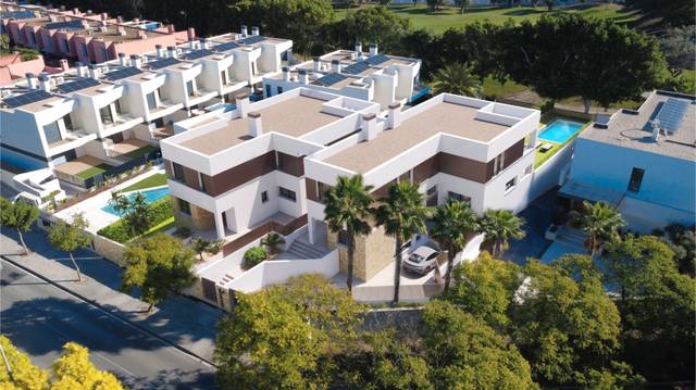 Casa-chalet en Venta en Carrer Juana Francés en Alicante Golf
