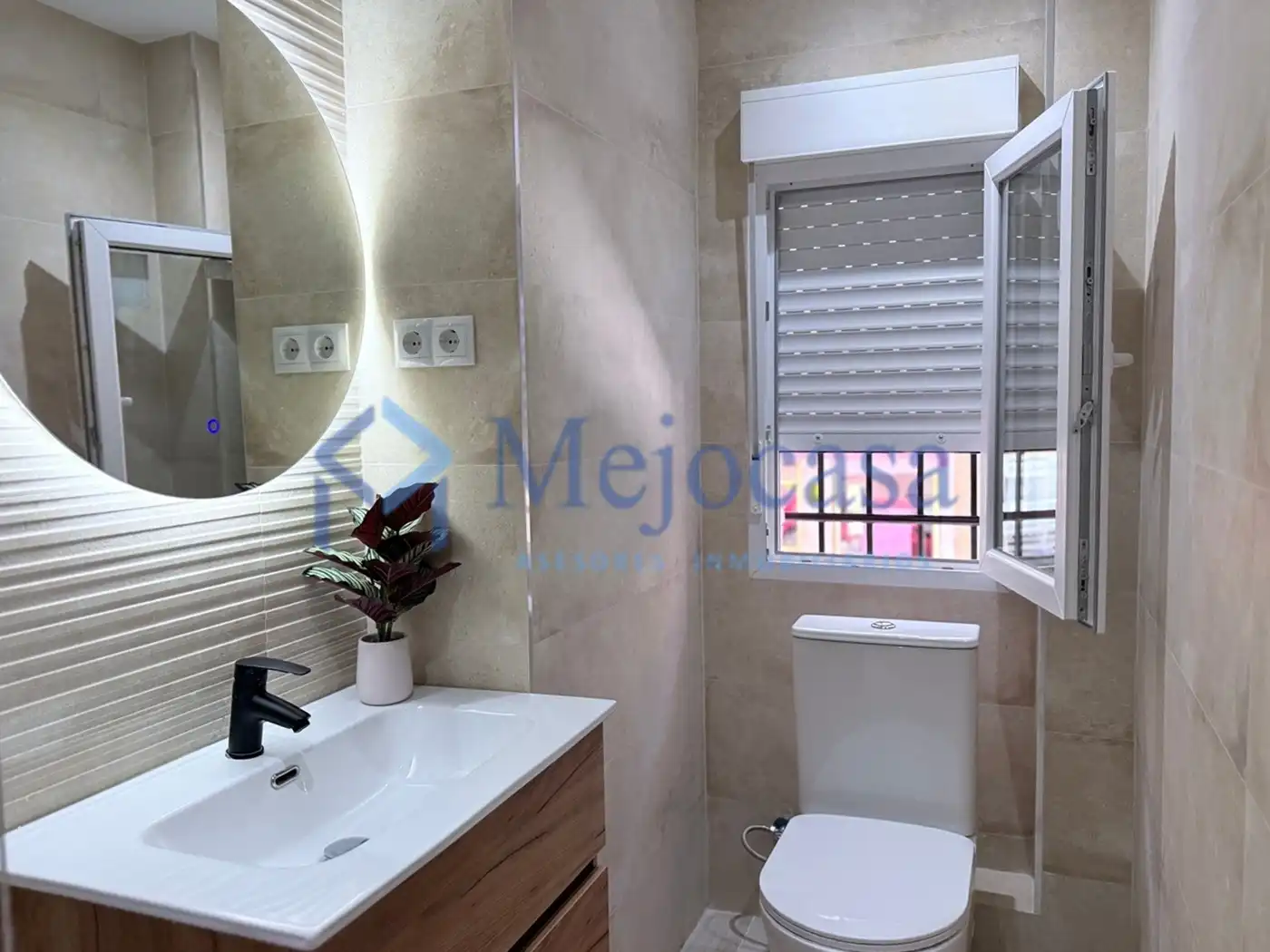 Baño de Piso en venta en Madrid con Aire acondicionado, Calefacción y Amueblado